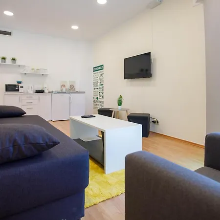 Midnight Apartment *